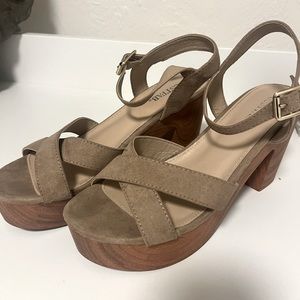 NWOT JustFab Tan Sandals